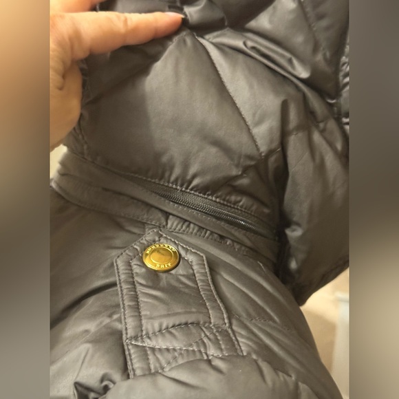 Burberry Quilted Brown Puffer Jacket - Picture 5 of 17
